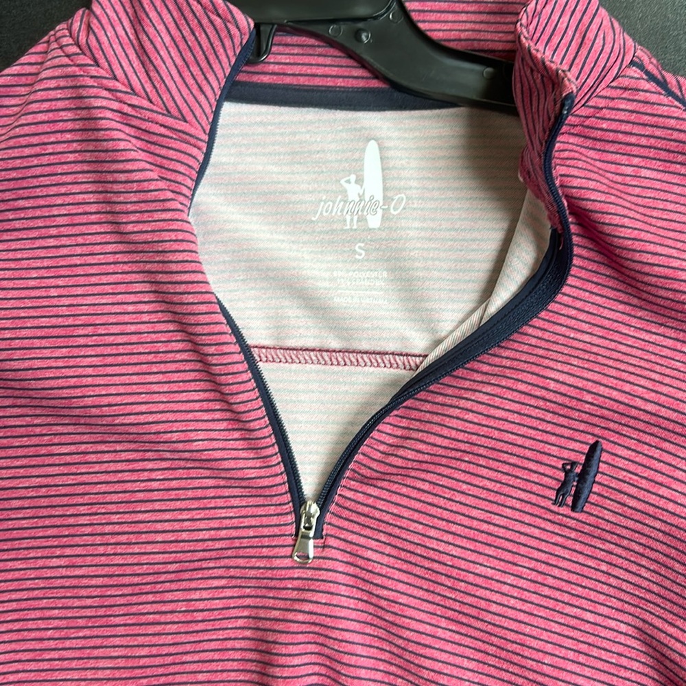 Johnnie—O performance long sleeved quarter zip front shirt men’s size S